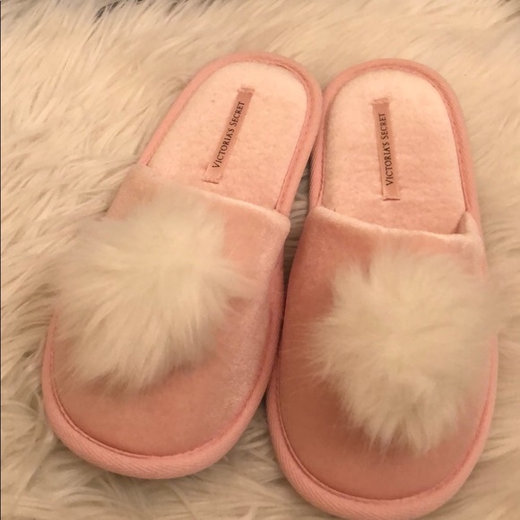 Victoria Secret slippers - Picture 1 of 5